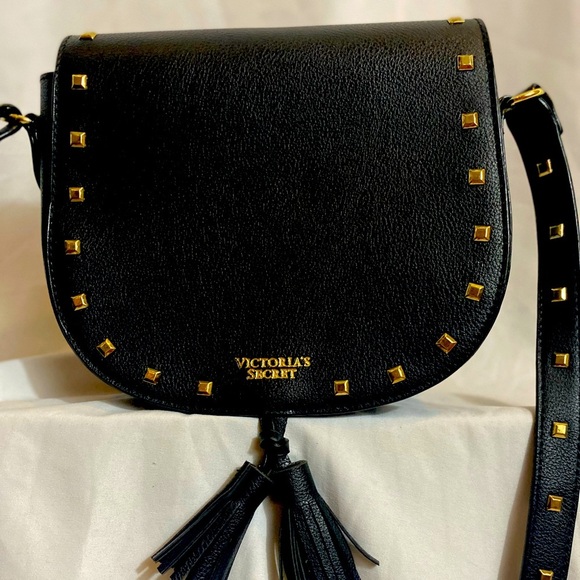 🎉🎈HOST PICK🎉🎈VICTORIA’s SECRET CROSSBODY STUDDED SADDLE BAG - Picture 1 of 16